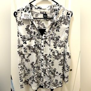 DISNEY TORRID SLEEVELESS TOP